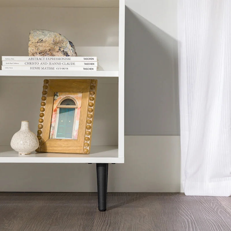 147-cm-TV-Schrank im modernen Stil mit Türen in Buchmatch-Optik