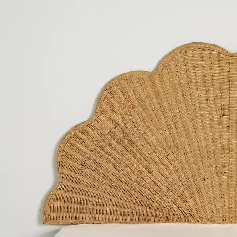 Wandmontiertes Kopfteil aus Rattan