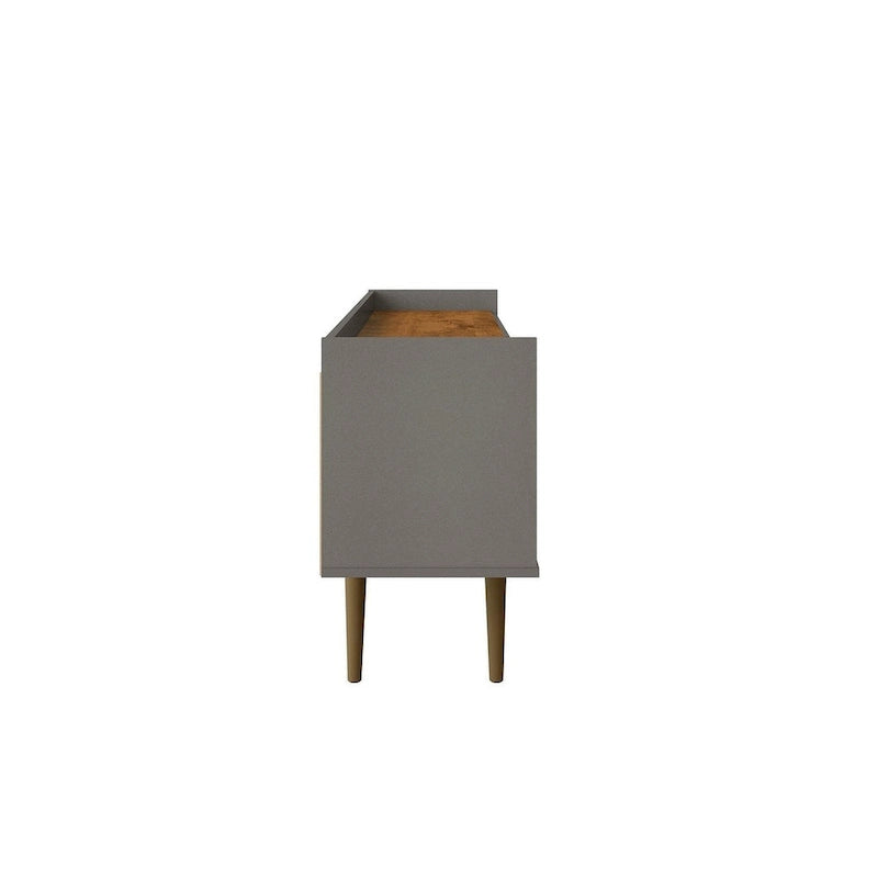 Mueble multimedia de estilo moderno de mediados de siglo, con estantes y patas de madera maciza