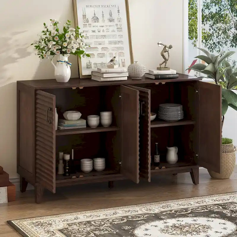 Credenza a 4 ante con ampio spazio contenitore e ripiani regolabili