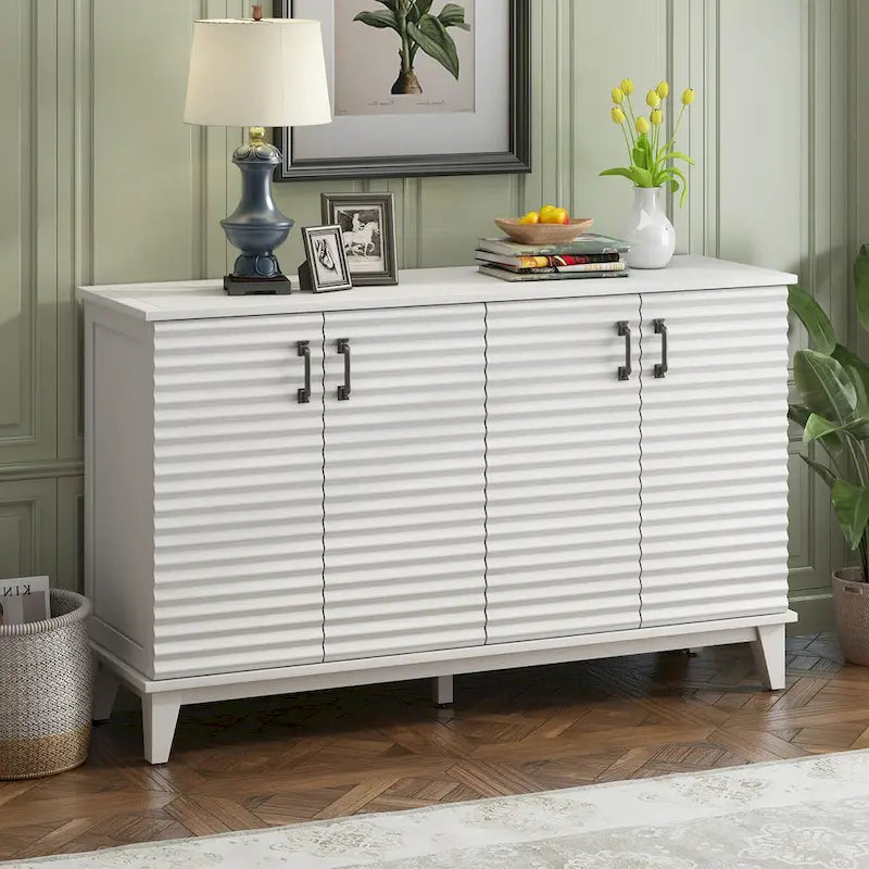 Credenza a 4 ante con ampio spazio contenitore e ripiani regolabili