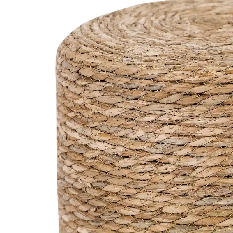 Pouf rotondo intrecciato in foglie di tifa naturale con struttura in legno